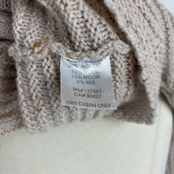 Wildfox Sweater S Womens Light Pink Beige Distressed Cropped V Neck Long Sleeves - Picture 7 of 8